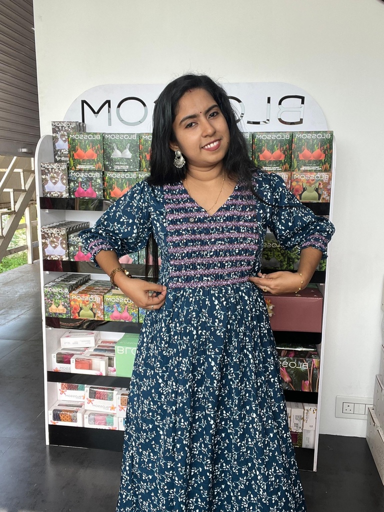 MFC6S1 Teal Blue Smoky Feeding Aline