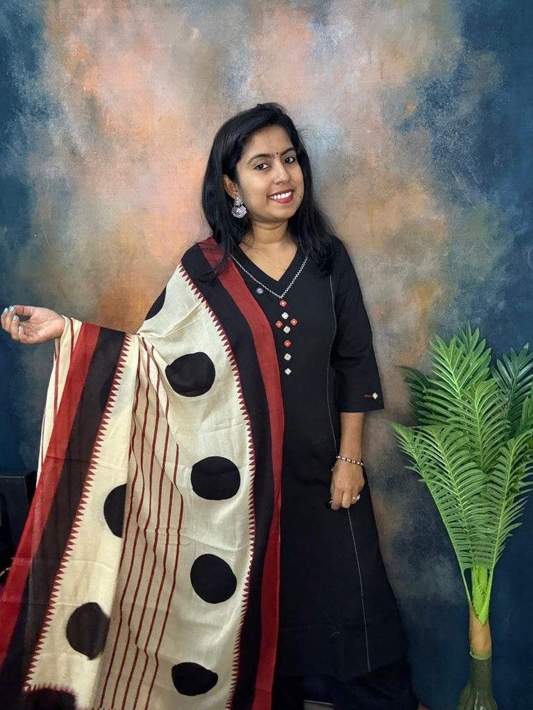 Anvita Black 3pc Dummy Mirror and Thread Work Panalcut Aline Slit Kurti