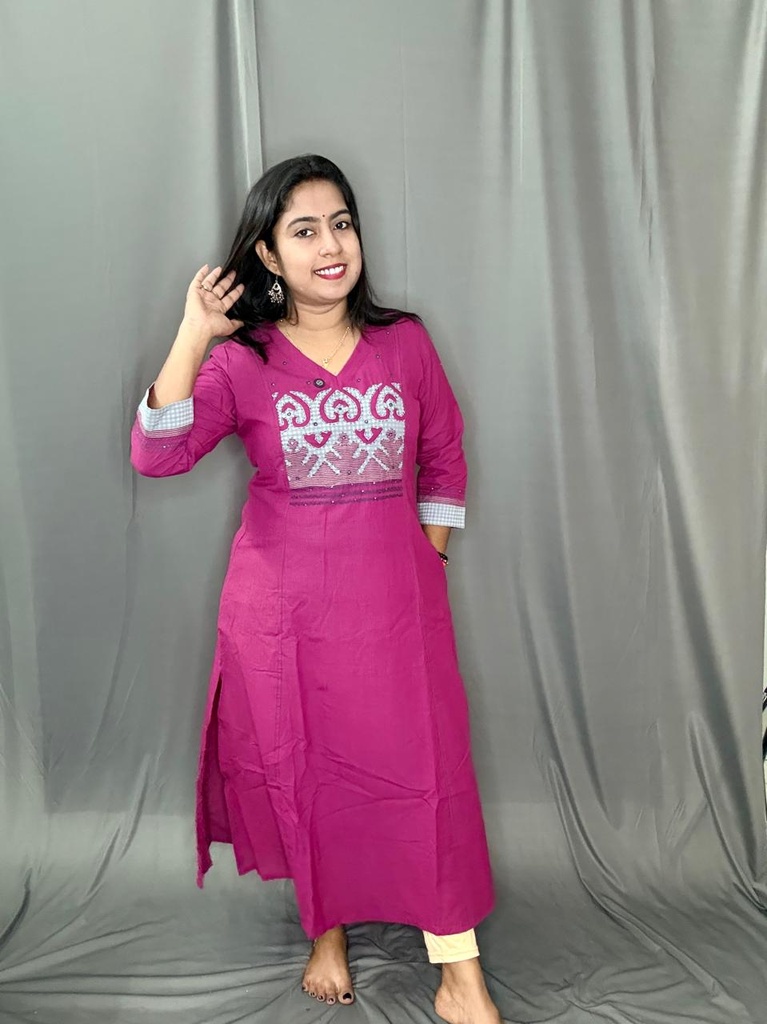 L0191 Anvita Magenta Appleque Work Panal Aline Slit Kurti