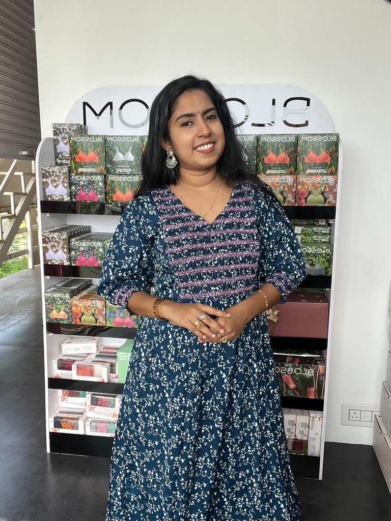 MFC6S1 Teal Blue Smoky Feeding Aline