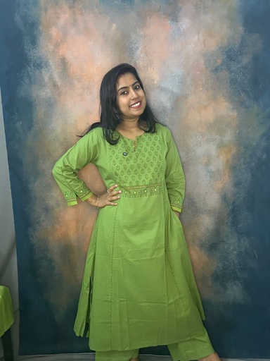 Anvita Parrot Green Handpaint Yoke 6 Panel Aline Slit With Plain Palazzo