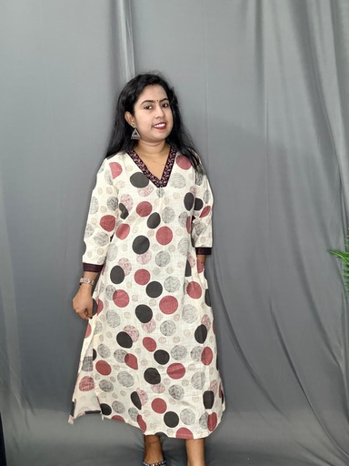 L0133 Anvita Off-white Kurti